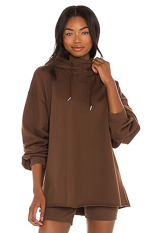 SWEAT À CAPUCHE LNGE Winter Muse