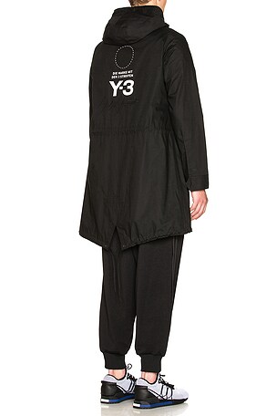 Y-3 Mod Parka Shirt en Black | REVOLVE
