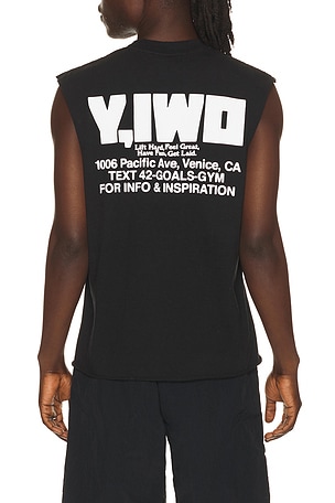 Y,iwo camiseta hardwear en color negro