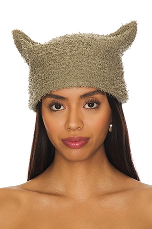 Cozy Knit Cat Beanie Zemeta