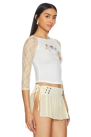 Zemeta Cupid Print Lace Sleeve Top in Ivory