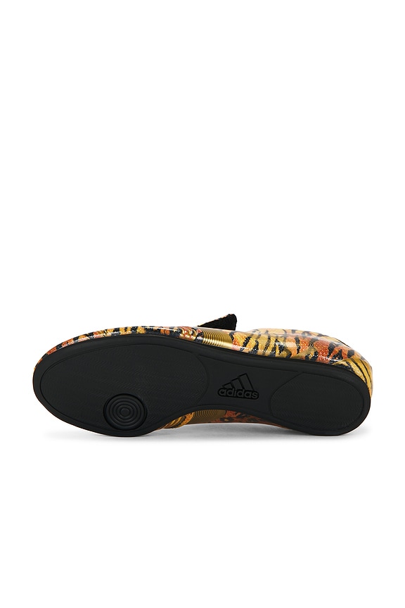 adidas Originals Taekwondo F50 Sneaker in Yellow, Gold Metallic