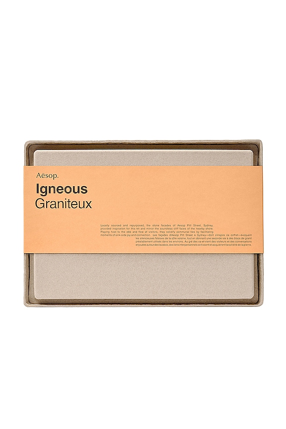 view 2 of 2 KIT BASIQUE POUR LE CORPS IGNEOUS in 