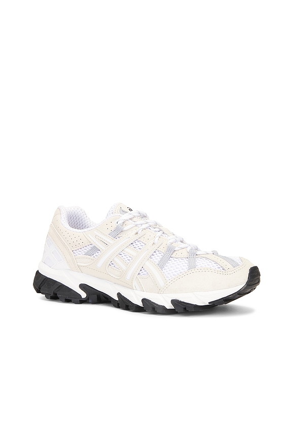 view 2 of 6 Gel-Sonoma 15-50 in White & Smoke Grey