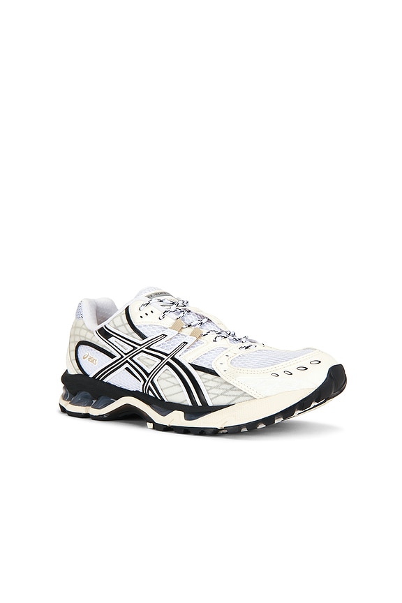 view 2 of 6 Gel-Nimbus 10.1 in White & Ivory