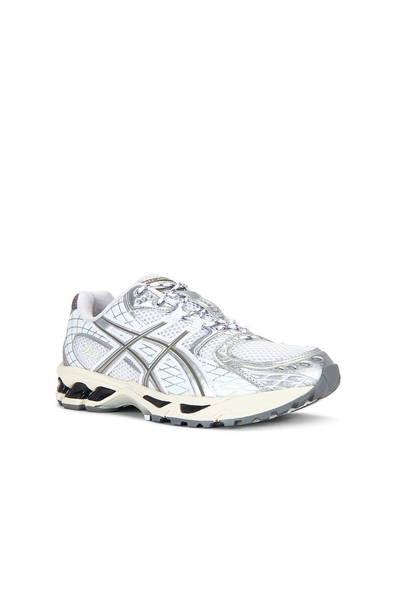 view 2 of 6 Gel-Nimbus 10.1 in White & Airy Blue