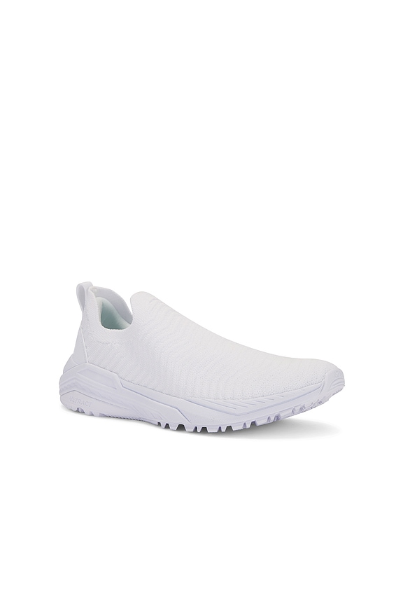 view 2 of 6 TECHLOOM TRAVELER スニーカー in White