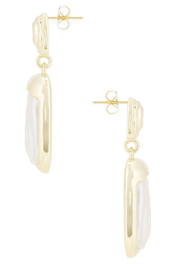 view 2 of 2 PENDIENTES LARGOS FLUID in Pearl White