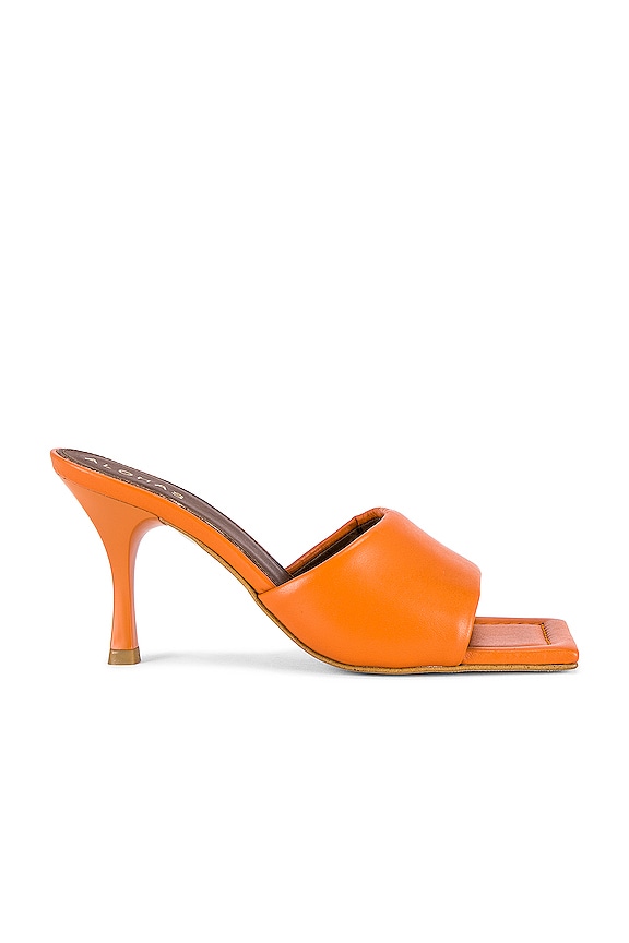 ALOHAS Puffy Mule in Pomelo Orange | REVOLVE