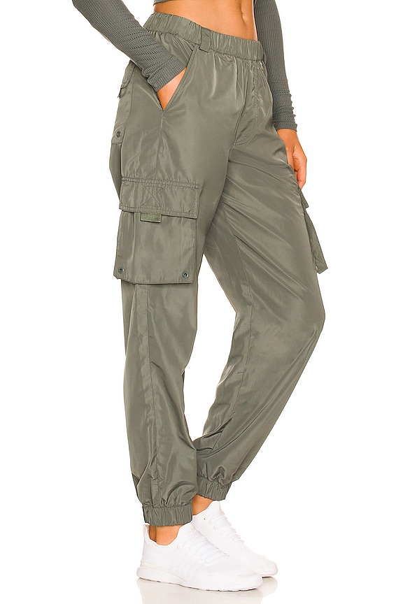 view 2 of 4 IT GIRL 팬츠 in Dark Cactus