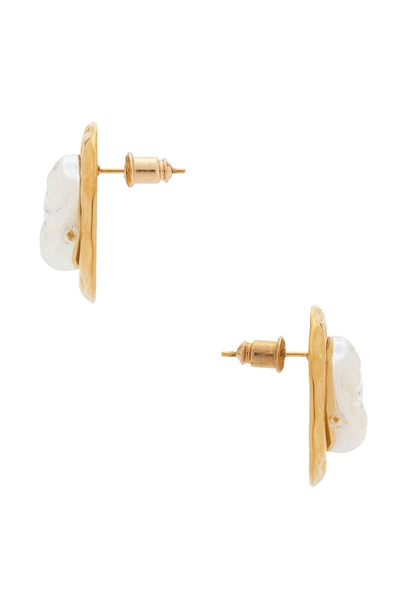view 2 of 2 PENDIENTES DE TACHUELA KEREMOS in Gold & Pearl