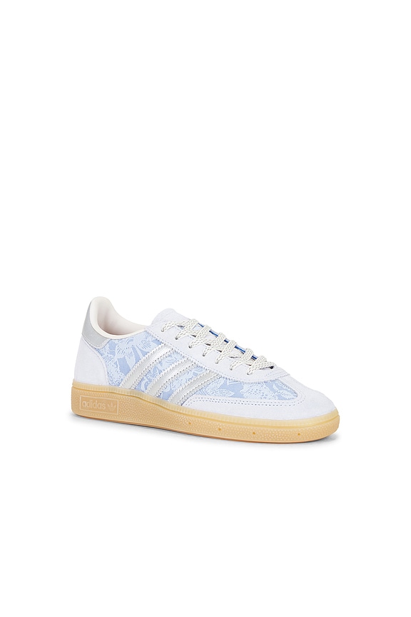 view 2 of 6 ZAPATILLA DEPORTIVA HANDBALL SPEZIAL in Crystal Sky, Silver Metallic & Chalk White