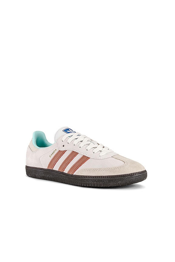 view 2 of 6 ZAPATILLA DEPORTIVA SAMBA OG in Crystal White & Clay Strata