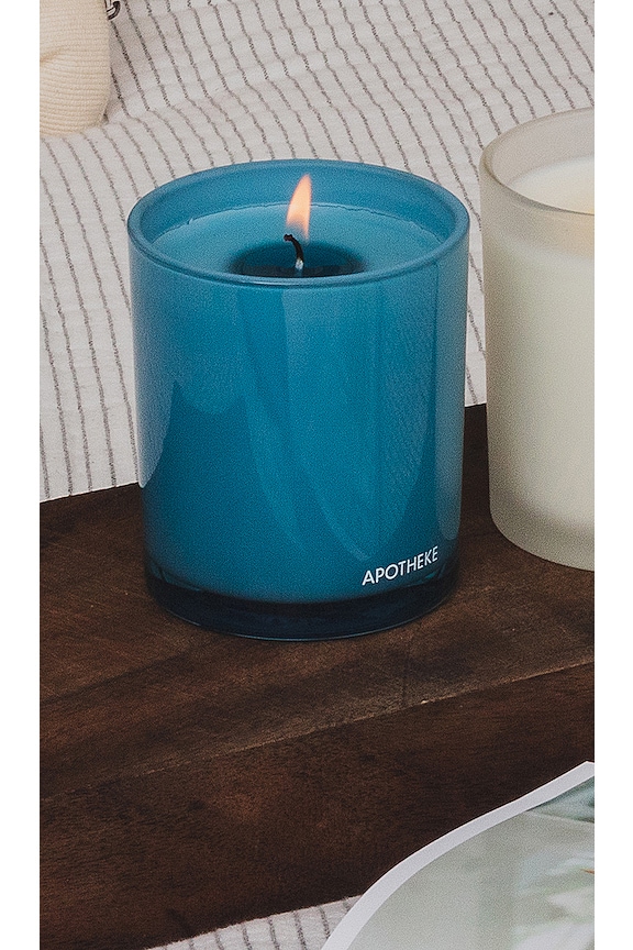 view 2 of 2 SIGNATURE CANDLE 캔들 in 