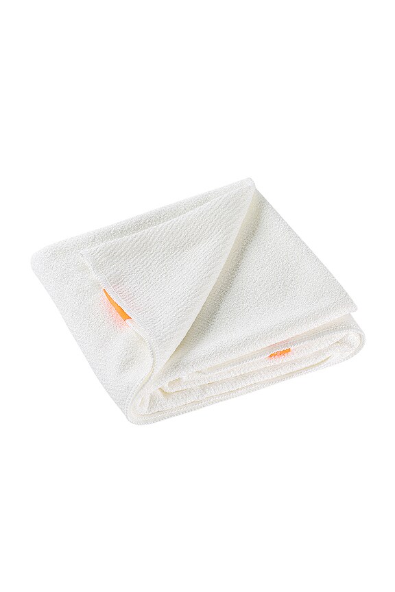 view 2 of 3 TOALLA PARA CABELLO in White