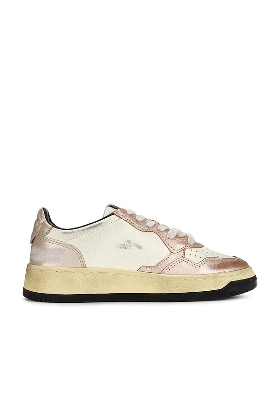 view 2 of 8 MEDALIST 스니커즈 in White