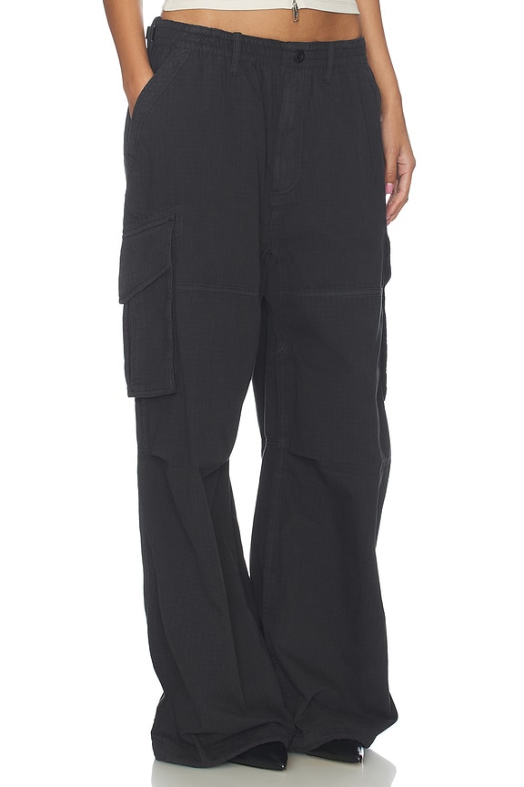 view 2 of 6 PANTALON MID RISE CARGO WITH INTERNAL LOGO in Jet Black
