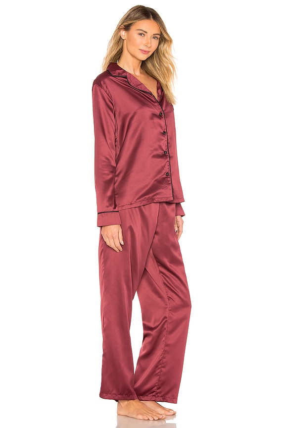 view 2 of 3 CONJUNTO PIJAMA CLAUDIA in Cordovan & Black