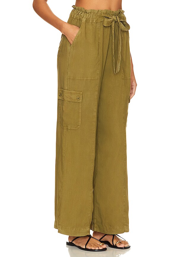 view 2 of 4 PANTALÓN DE CINTURA ALTA CON COSTURAS in Jungle Green