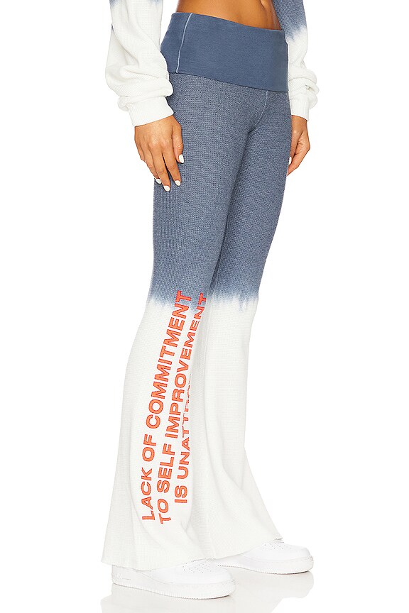 view 2 of 4 PANTALÓN DEPORTIVO COMMITMENT ISSUES in Cloud