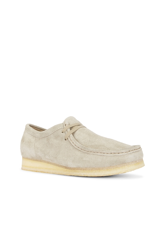 view 2 of 6 WALLABEE ブーツ in Pale Grey Suede