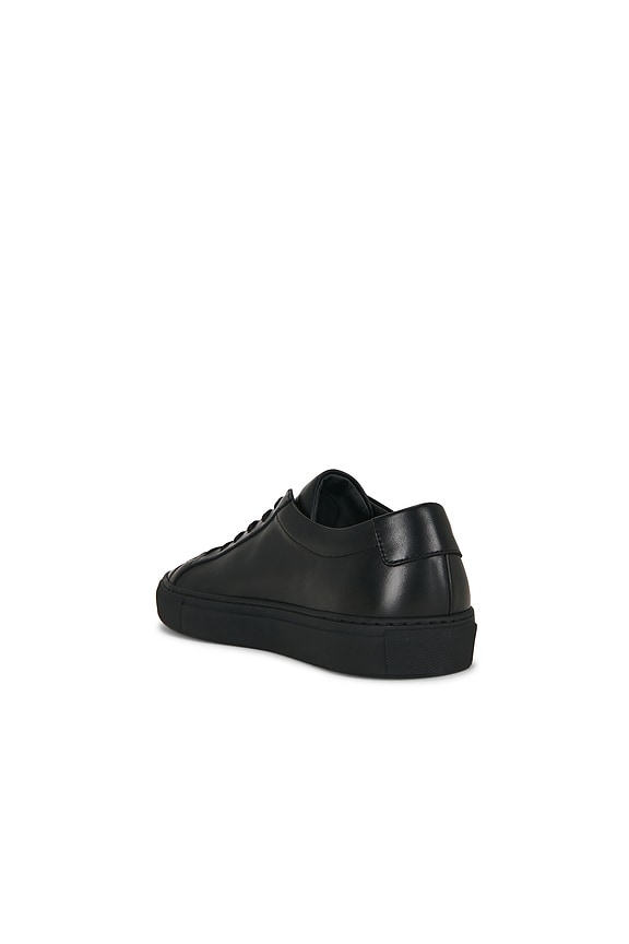 Common Projects ACHILLES スニーカー - Black | REVOLVE