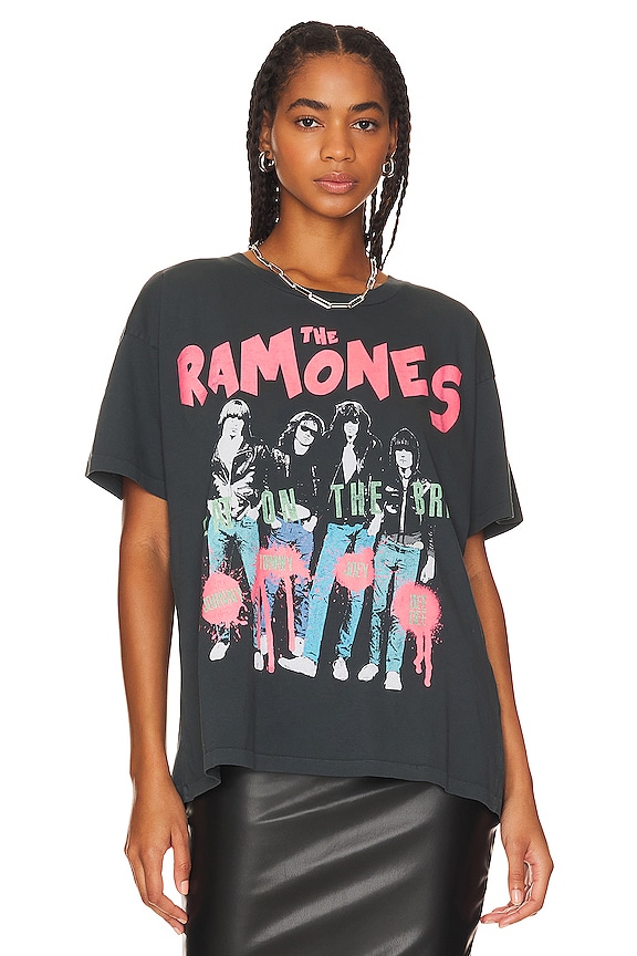 view 2 of 5 CAMISETA DE BANDA THE RAMONES BEAT ON THE BRAT MERCH in Vintage Black