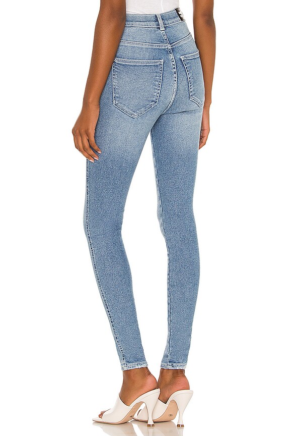 Moxy F37 Breeze Mid Worn