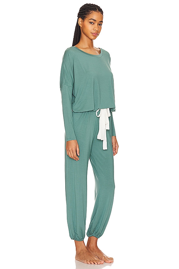 view 2 of 3 CONJUNTO PIJAMA GISELE in Agave & Ivory