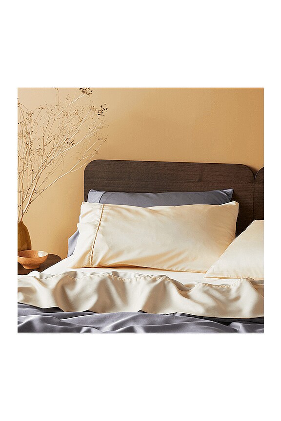 view 2 of 5 SATEEN SOLID PILLOWCASE SET ピローケース in Butter