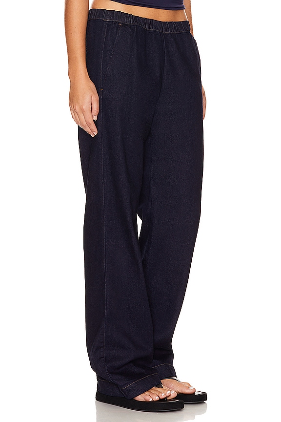 view 2 of 4 EVERYWHERE 팬츠 in Dark Wash