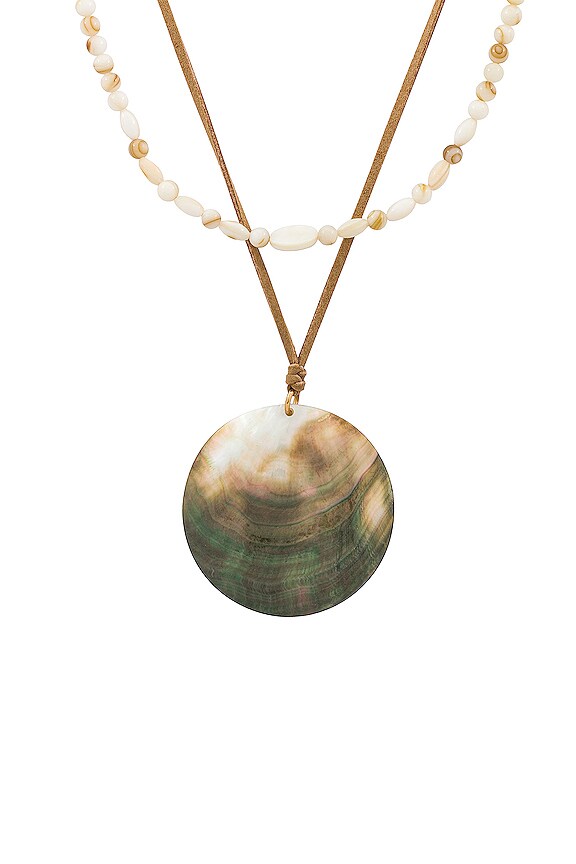 view 2 of 2 조개 목걸이 in Shell