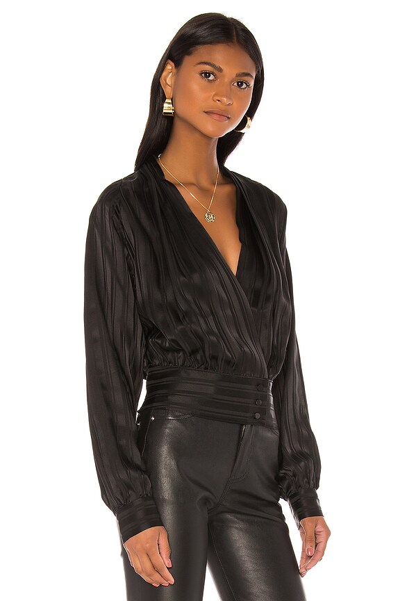 view 2 of 4 OVERLAP トップ in Noir