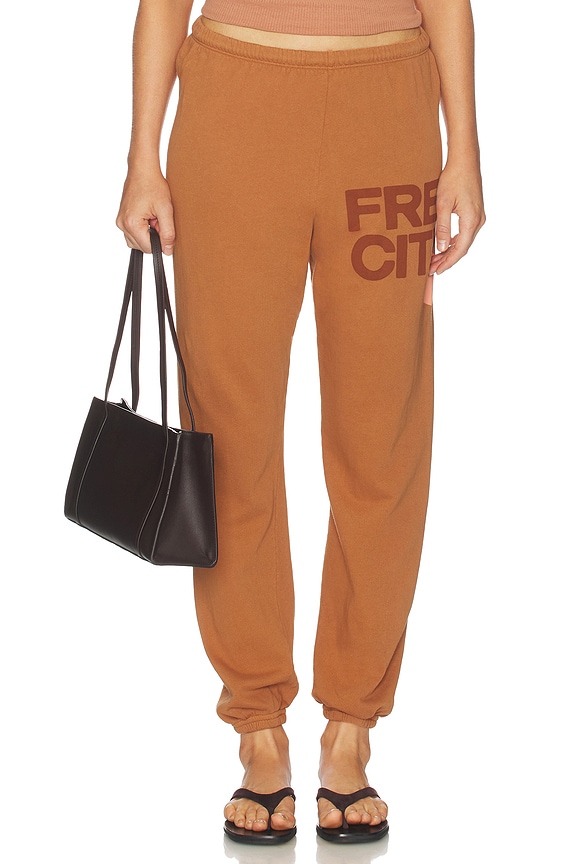 view 1 of 6 PANTALÓN DE CHÁNDAL HOLGADO FREECITY in Toner