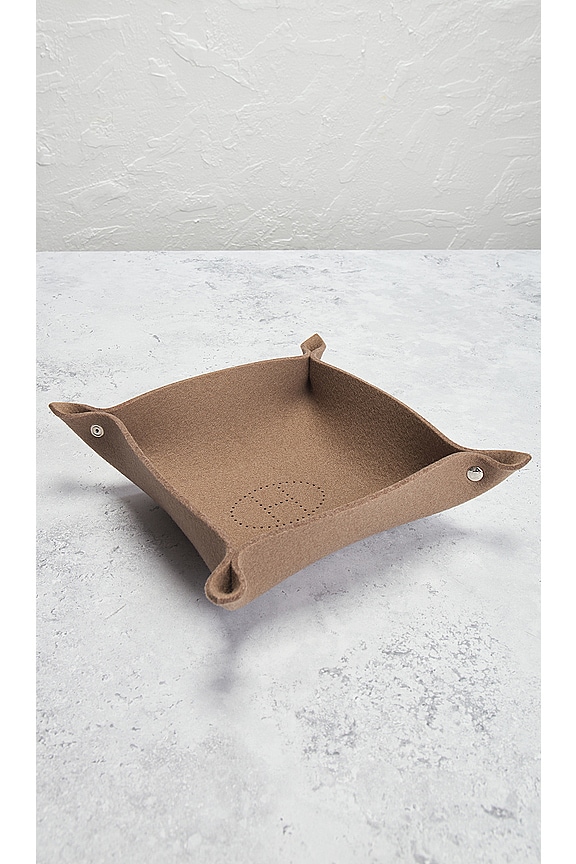 view 2 of 4 ПОДНОС HERMES in Taupe