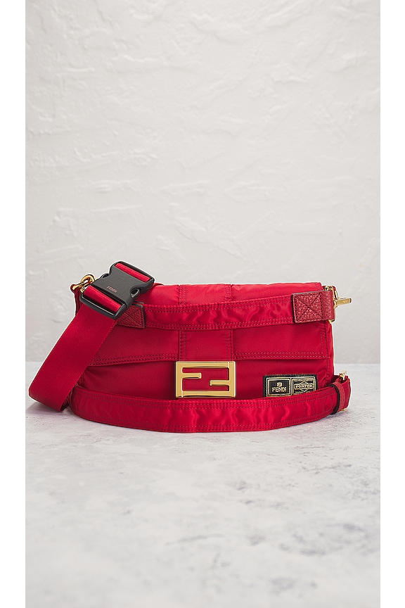 view 2 of 10 FENDI 숄더백 in Red