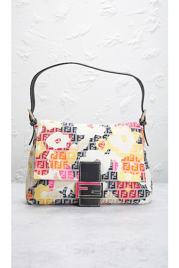 view 2 of 10 FENDI 숄더백 in Multi