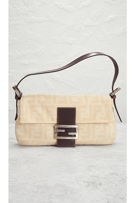 view 2 of 9 FENDI 숄더백 in Cream