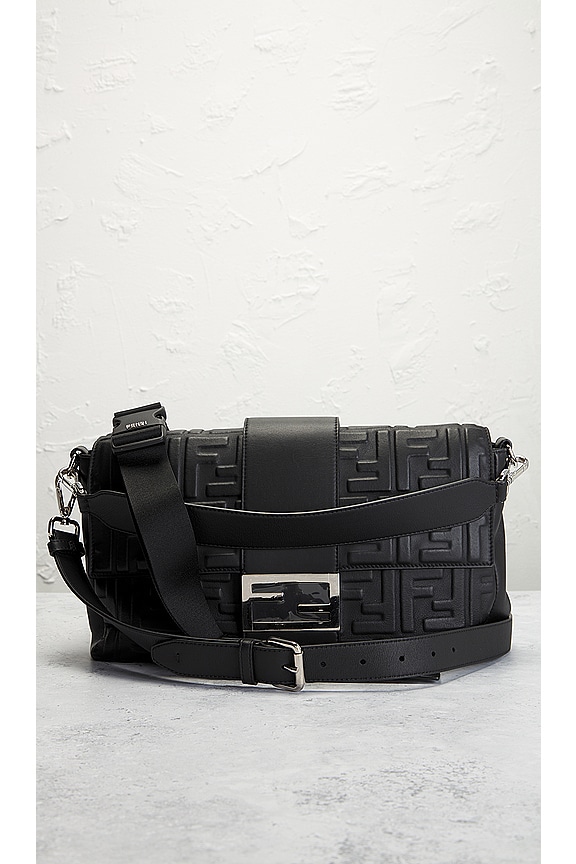 view 2 of 8 FENDI ショルダーバッグ in Black