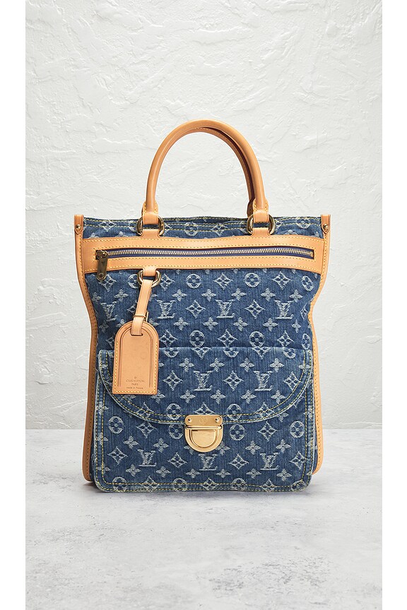 view 2 of 9 SAC FOURRE-TOUT LOUIS VUITTON in Blue