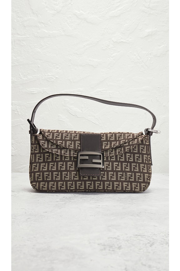 view 2 of 8 FENDI ショルダーバッグ in Brown