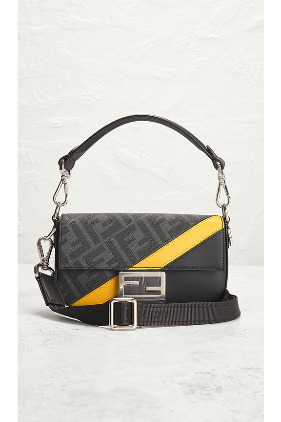 view 2 of 8 FENDI 숄더백 in Black