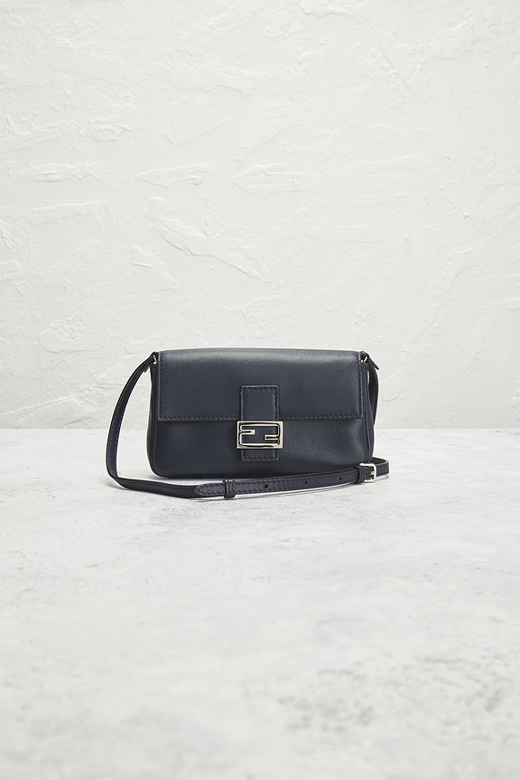 view 2 of 10 FENDI ショルダーバッグ in Navy