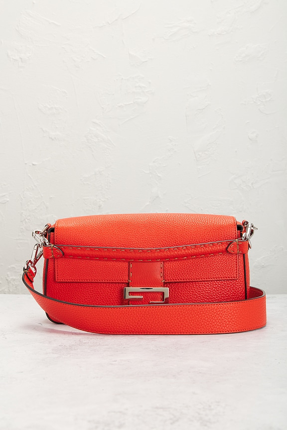 view 2 of 9 FENDI ショルダーバッグ in Red