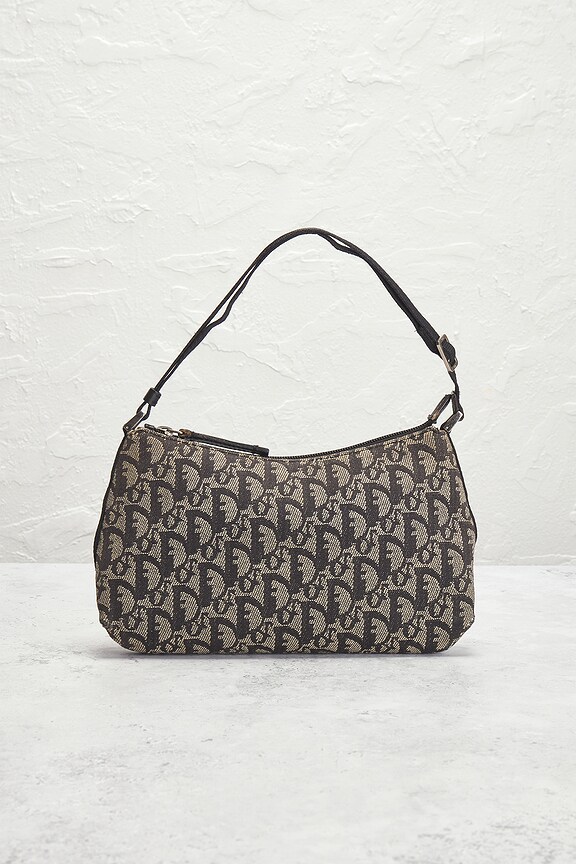 view 2 of 7 DIOR 숄더백 in Black