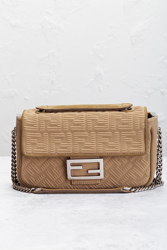 view 2 of 9 FENDI 숄더백 in Taupe