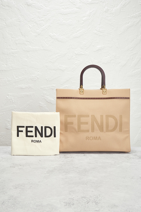 FENDI トートバッグ ベージュ FWRD Renew Fendi Sunshine Shopper Tote Bag in Beige | REVOLVE