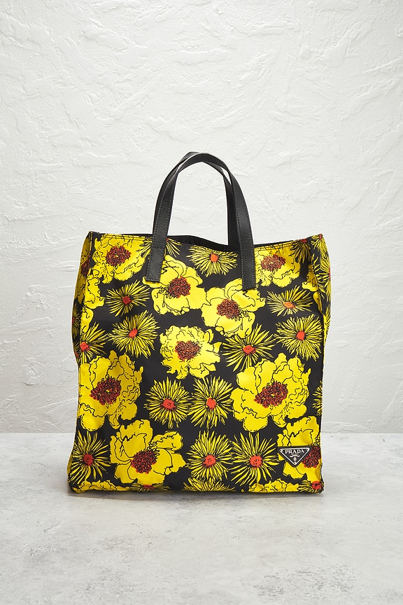view 2 of 7 PRADA トート in Yellow