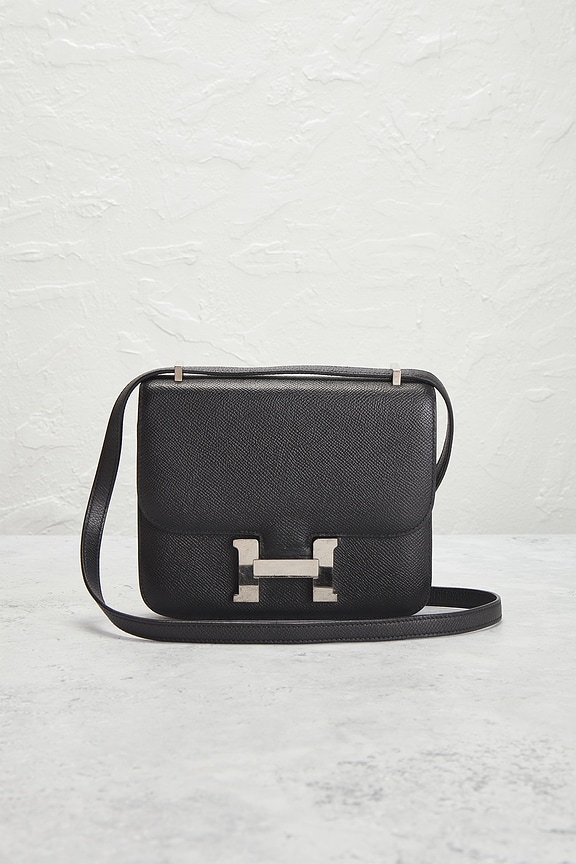 view 2 of 8 HERMES 숄더백 in Black