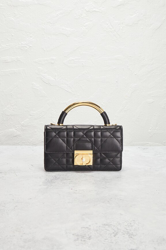 view 2 of 7 DIOR 숄더백 in Black